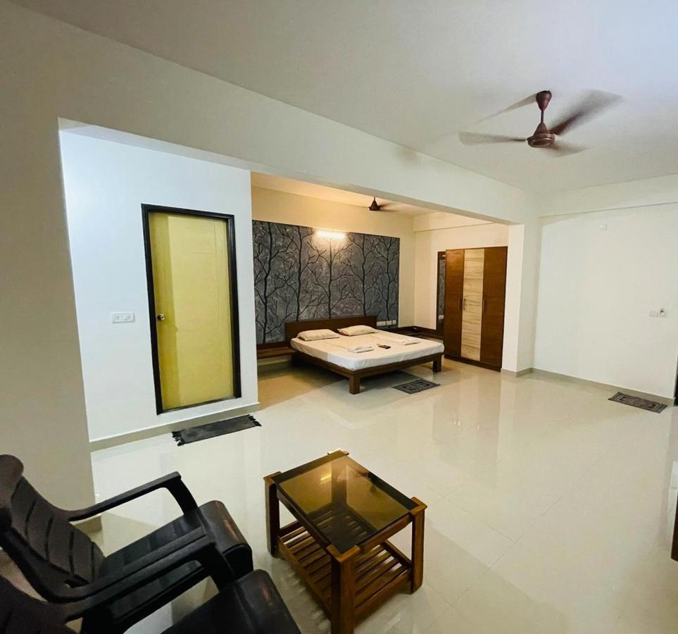 Hotel Radha Pangala Exterior foto